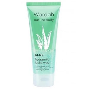 Wardah Nature Daily Aloe Hydramild Facial Wash, produk Wardah kulit kering